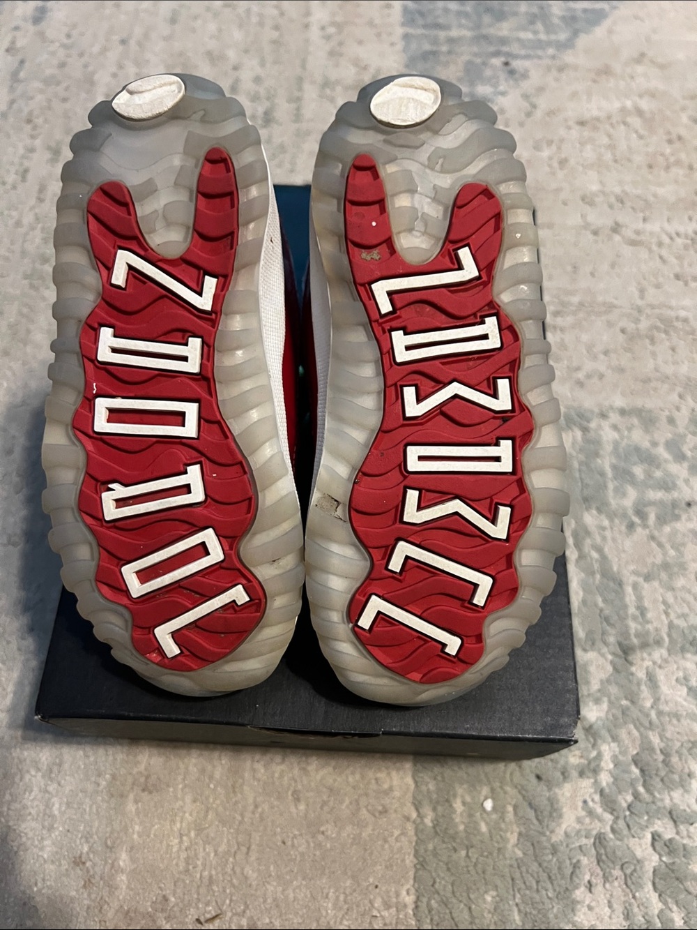 Jordan 11 Retro sz 9C - Picture 6 of 9